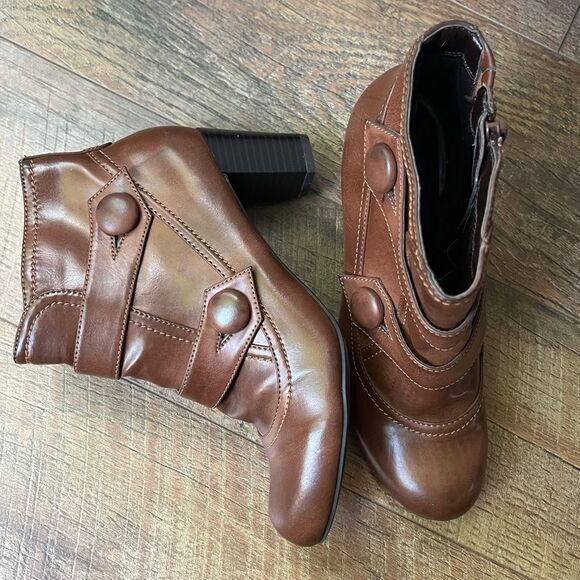 Naturalizer Marloe Brown Distressed Booties - 8M women - Picture 15 of 16